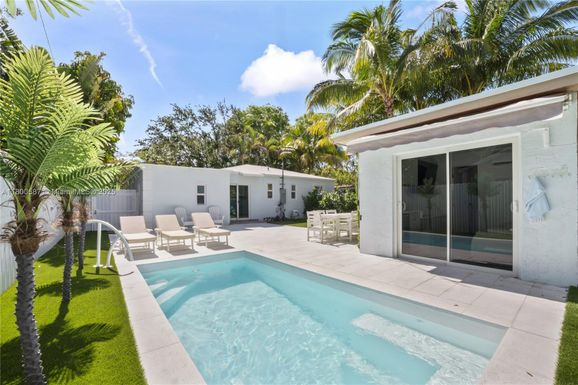 6430 SW 58th Pl, South Miami FL 33143