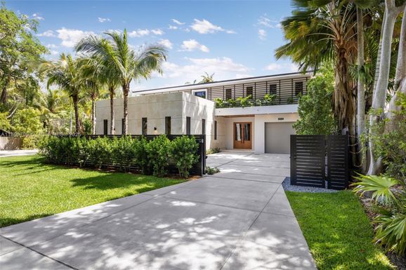 2905 Washington St, Miami FL 33133