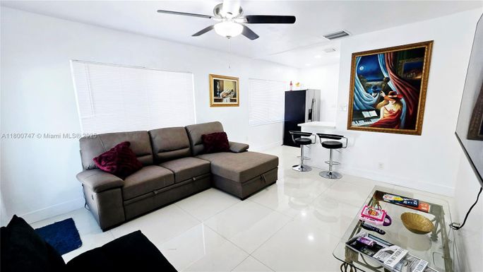 139 NW 14th Way, Dania Beach FL 33004