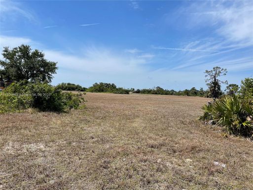 2818 NE 1st, Cape Coral FL 33909