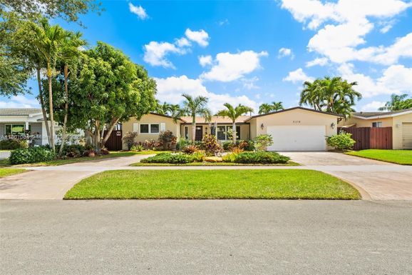 5318 Garfield St, Hollywood FL 33021