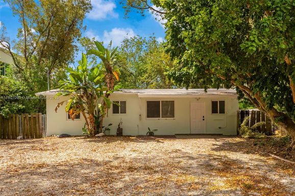 7 Coral Dr, Key Largo FL 33037