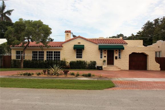 804 SE 10th St, Fort Lauderdale FL 33316