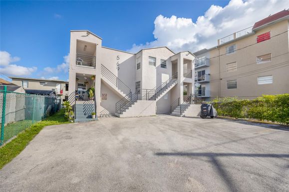 569 SW 4th St, Miami FL 33130