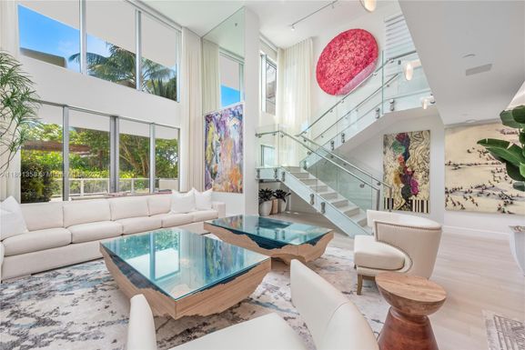 125 Ocean Dr # 0203, Miami Beach FL 33139