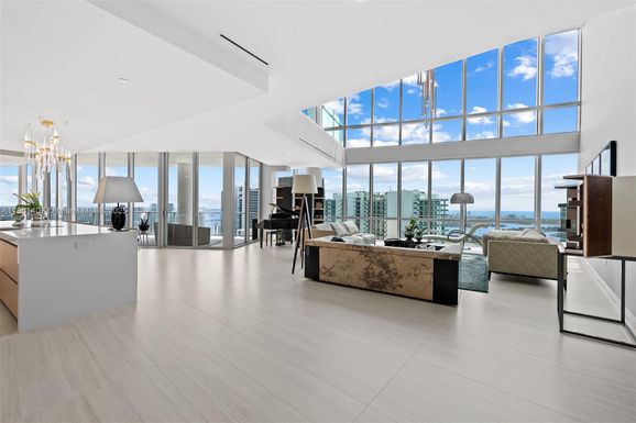 851 NE 1st Ave # 5401, Miami FL 33132