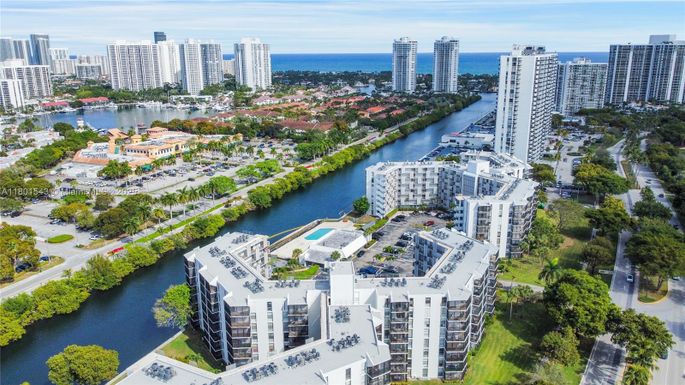 3401 N Country Club Dr # 614, Aventura FL 33180