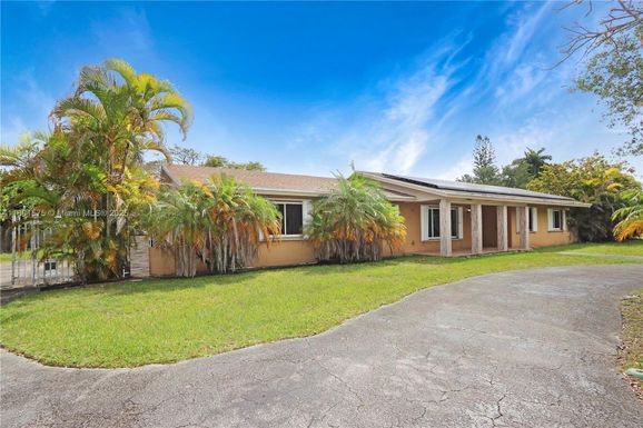 17501 SW 89th Ave, Palmetto Bay FL 33157