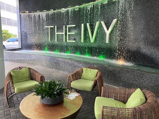 90 SW 3rd St # 4001, Miami FL 33130
