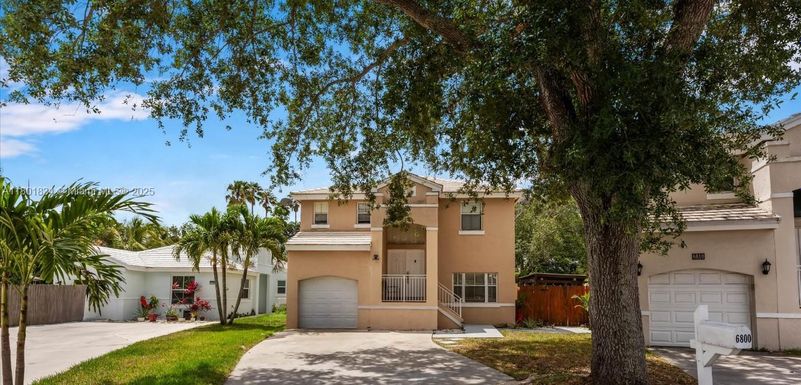 6800 Bayfront Circle, Margate FL 33063