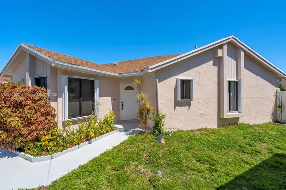 21887 Rainberry Park Cir, Boca Raton FL 33428