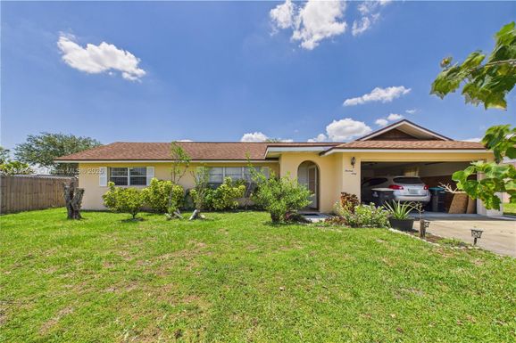 1360 Emerson DR NE, Palm Bay FL 32907