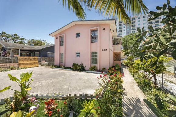 212 NW 7th Ave, Miami FL 33128