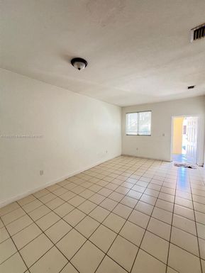 1662 SE 27th Dr # 103, Homestead FL 33035