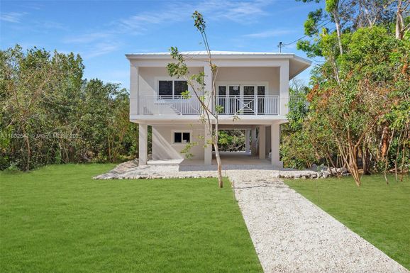 14 Tarpon Ave, Key Largo FL 33037