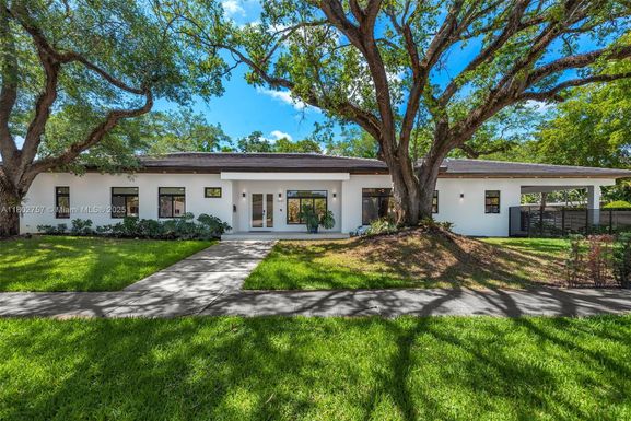2060 NE 198, Miami FL 33179