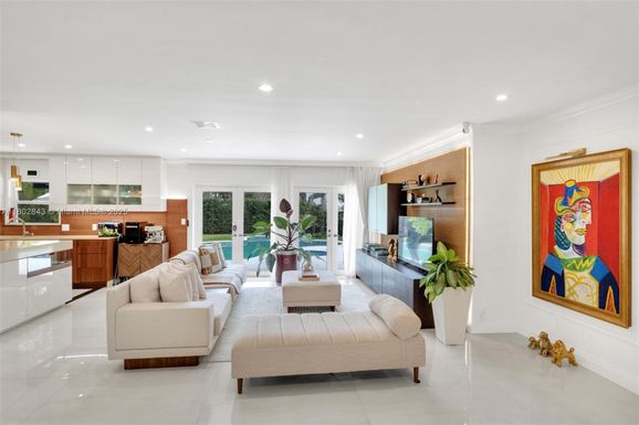 726 NE 17th Way, Fort Lauderdale FL 33304