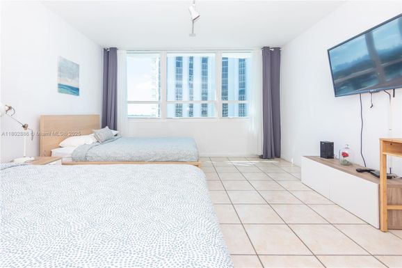 5445 Collins Ave # 1108, Miami Beach FL 33140
