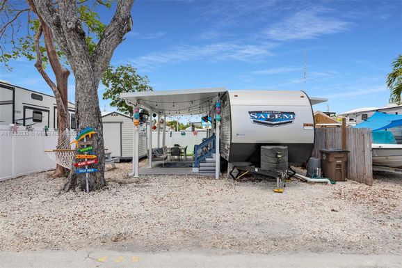 325 Calusa Street Lot 425, Key Largo FL 33037