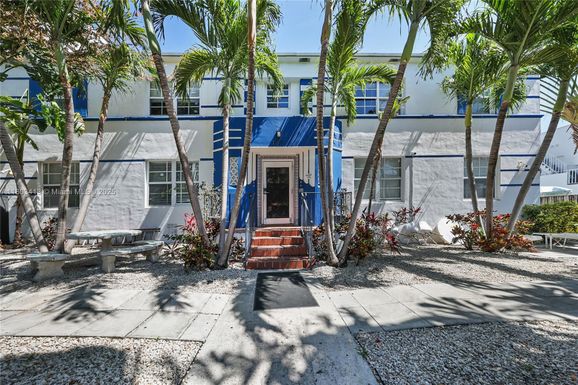 1241 13th St, Miami Beach FL 33139