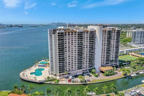 1800 NE 114th St # 604, Miami FL 33181