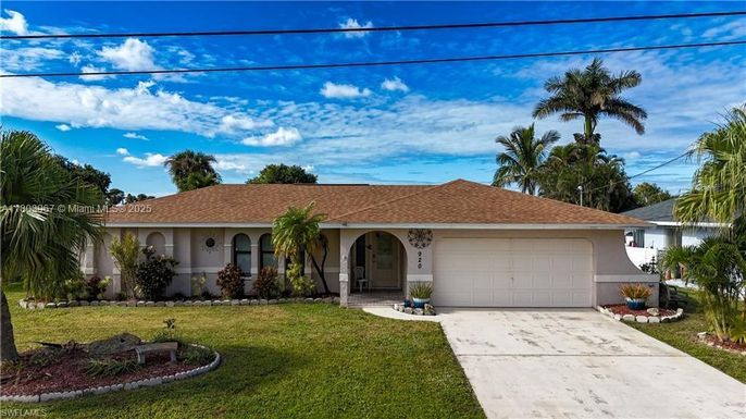 920 SE 4th Pl, Cape Coral FL 33990