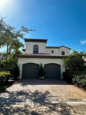 822 E Spinnaker Dr E, Hollywood FL 33019