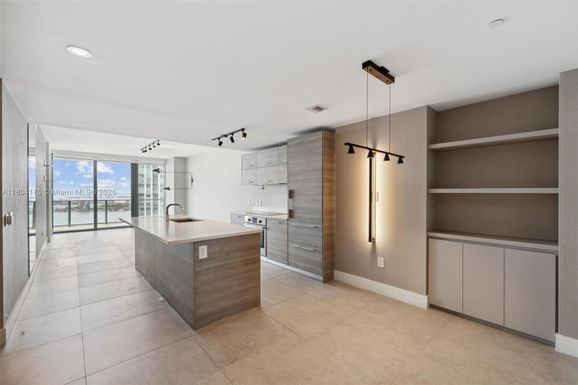 650 NE 32nd St # 4203, Miami FL 33137