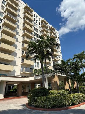 880 NE 69th St # 7Q, Miami FL 33138
