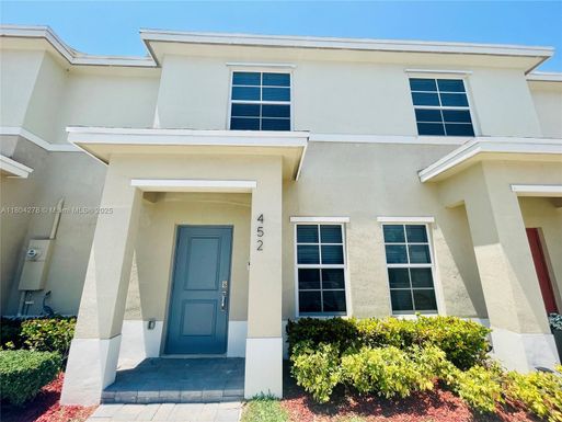 452 NE 4th St, Florida City FL 33034