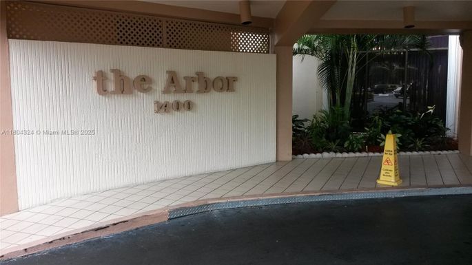 1400 Saint Charles Pl # 516, Pembroke Pines FL 33026