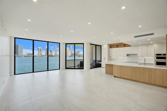 3000 Island Blvd # 5, Aventura FL 33160