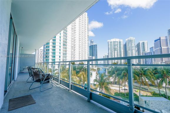 90 SW 3rd St # 1401, Miami FL 33130