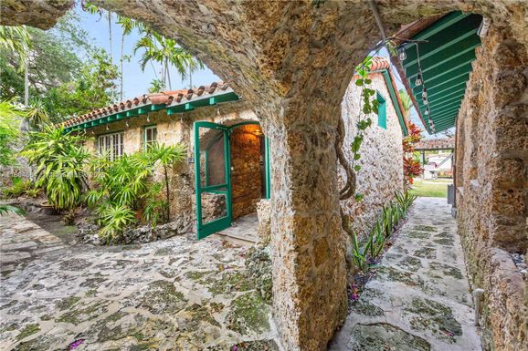 1301 Milan Ave # 4, Coral Gables FL 33134
