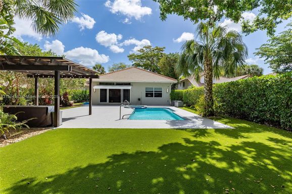 603 Misty Oaks Ln, Pompano Beach FL 33069