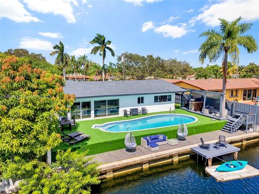 2828 Cleveland St, Hollywood FL 33020