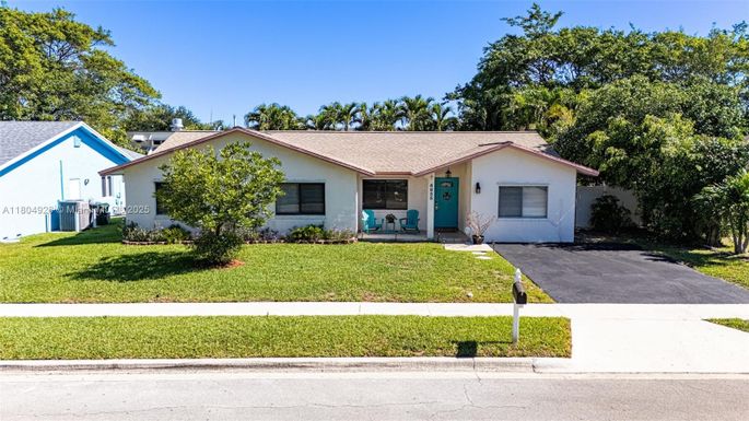 4955 NW 10th St, Coconut Creek FL 33063