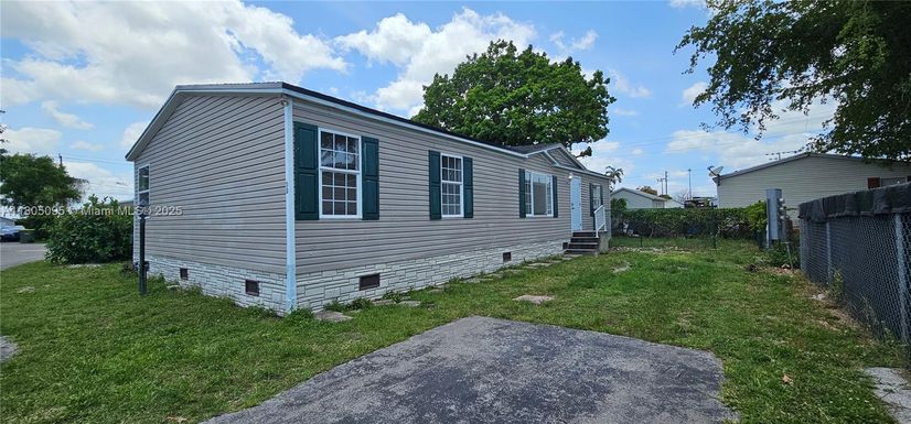 220 NE 12th Ave Unit 90, Homestead FL 33030