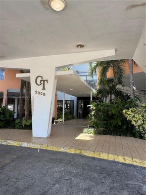 2025 NE 164th St # 206, North Miami Beach FL 33162