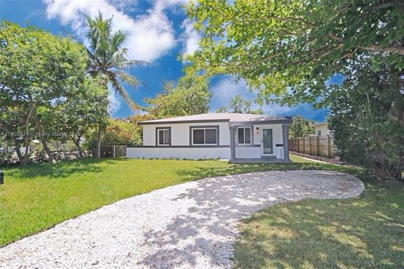 990 NE 159th St, North Miami Beach FL 33162