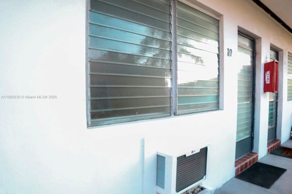 8132 Harding Ave # 10, Miami Beach FL 33141