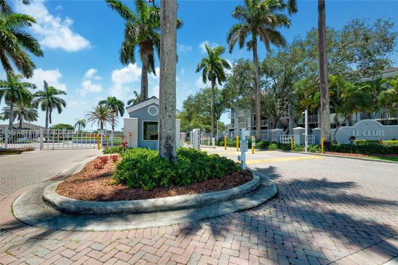 8640 SW 212th St # 106, Cutler Bay FL 33189