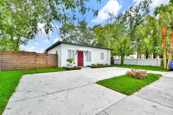 2055 NE 140th St, North Miami Beach FL 33181
