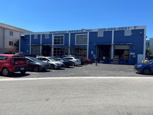 370 W 78th Rd, Hialeah FL 33014