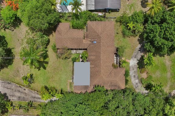 65 NE 152nd St, Miami FL 33162