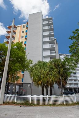 2025 NE 164th St # 301, North Miami Beach FL 33162