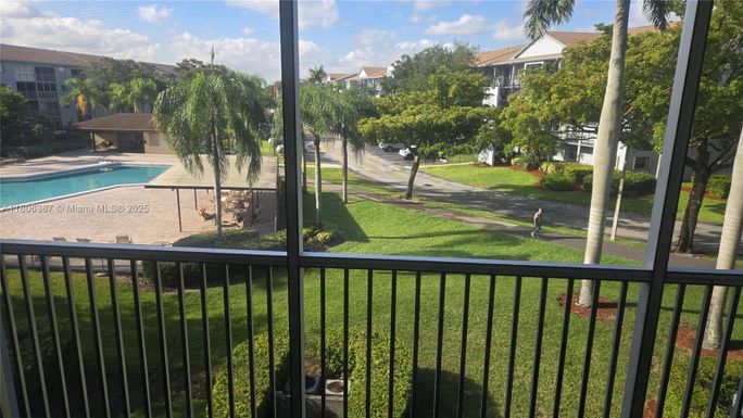 12500 SW 5th Ct # 307M, Pembroke Pines FL 33027