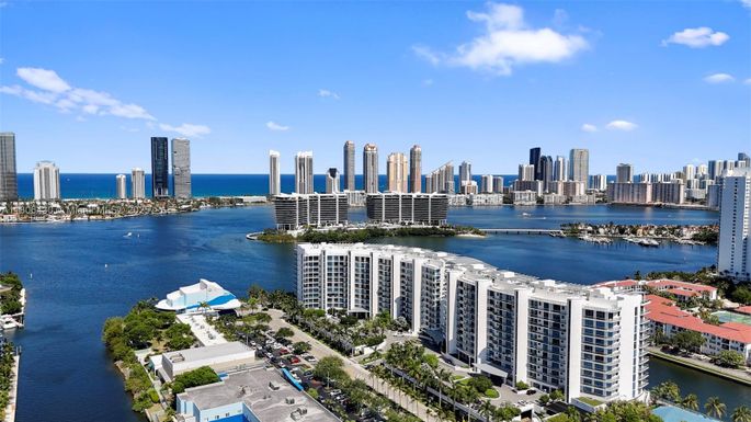 3250 NE 188th St # 203, Aventura FL 33180