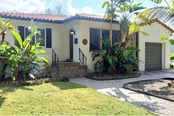 5718 SW 48th St, South Miami FL 33155