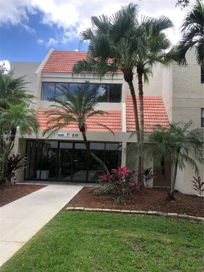 210 Lakeview Dr # 207, Weston FL 33326